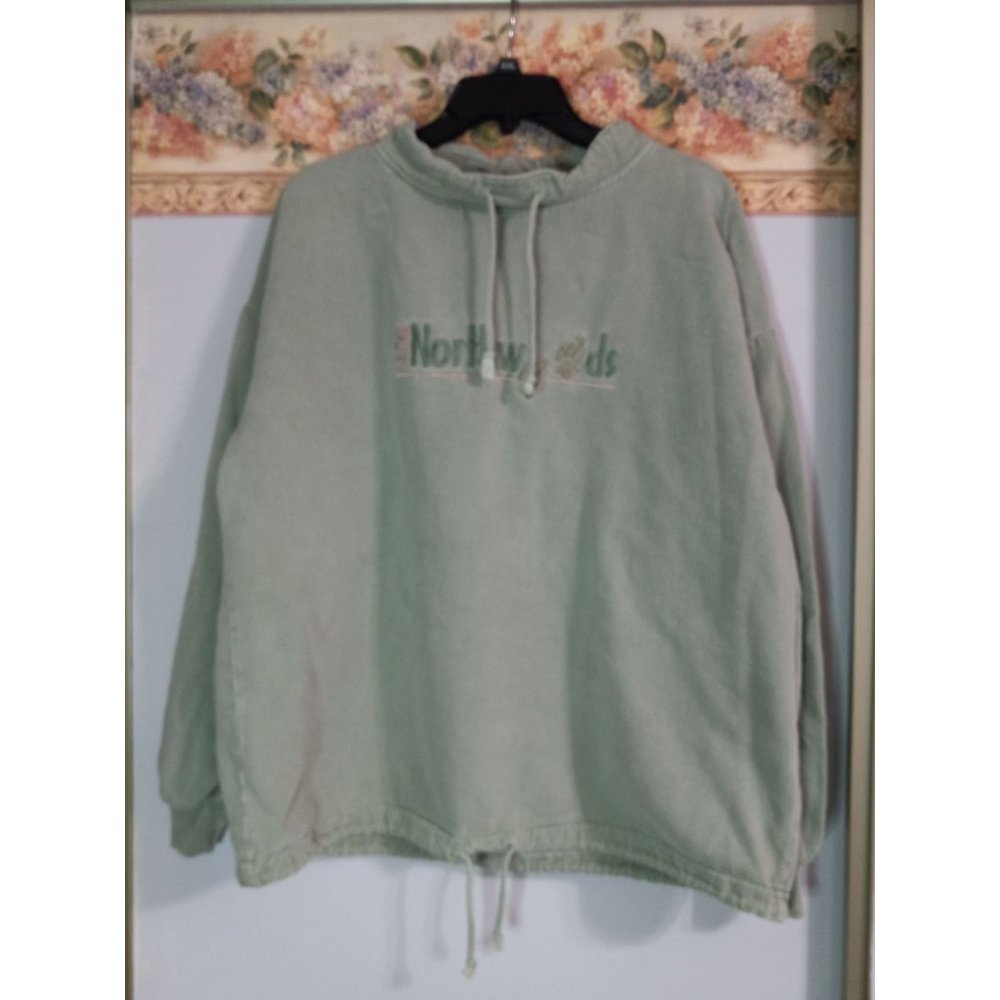 Winona Green Medium Northwoods Animal Outdoor Fleece Camping Casual Sweatshirt